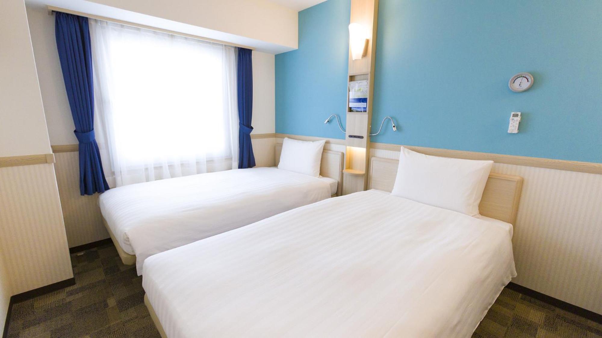 Toyoko Inn Osaka Hankyu Juso-Eki Nishi-Guchi No.2 Szoba fotó